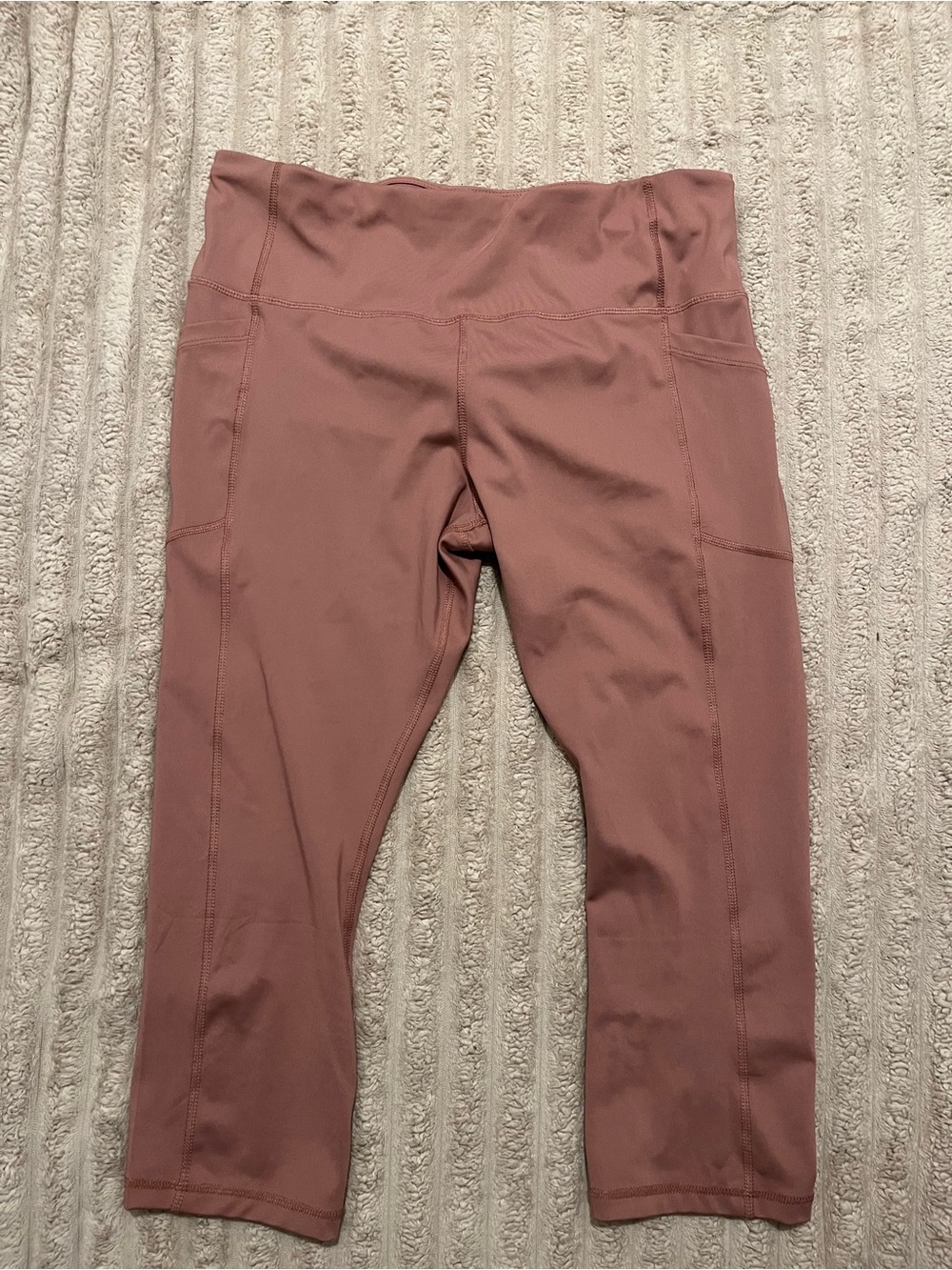 Avia Dusty Mauve Capri Leggings